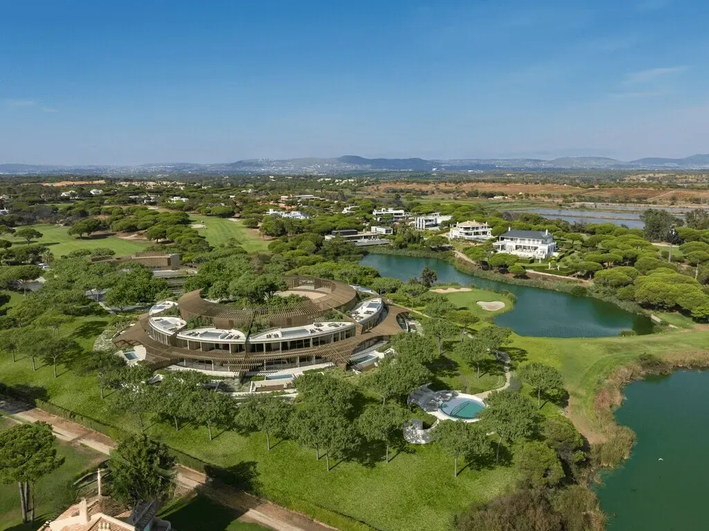 Contemporary Apartments in Quinta do Lago view 2
